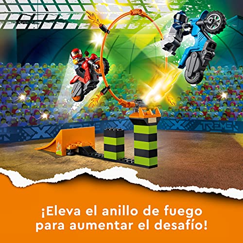 LEGO 60299 City Stuntz Torneo Acrobático, Set de Competición con 2 Motos de Juguete con Ruedas de Inercia, Anillo de Fuego y Mini Figuras