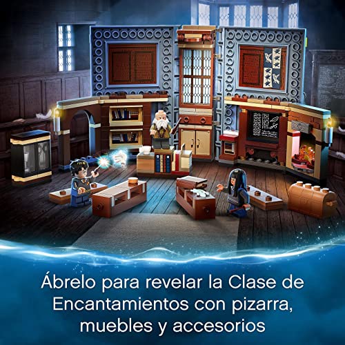 LEGO 76385 Harry Potter Momento Hogwarts: Clase de Encantamientos, Libro de Juguete Coleccionable, Set Portátil, Estuche de Viaje