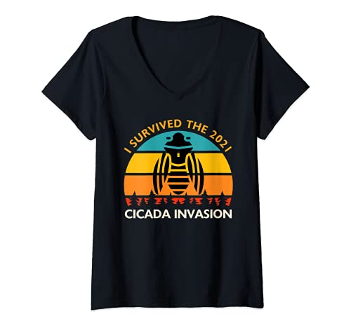Mujer Cicada Invasion 2021 Sobreviví Retro Sunset Bug Lover Camiseta Cuello V