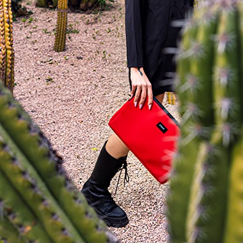 b-Kover Funda de Piel Vegana para portátil 13 de Pulgadas, Impermeable y con Cremallera, Ideal para IR al Trabajo, la Escuela o de Viaje, Fabricado en España