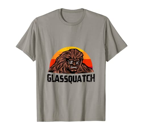 Bigfoot Yeti Juego de palabras para amantes de Sasquatch Glassquatch Camiseta