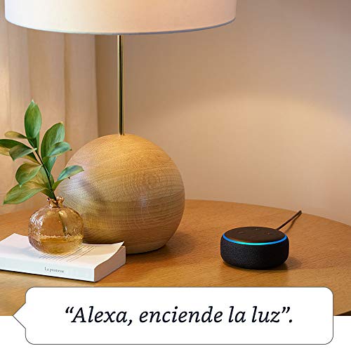 Echo Dot (3.ª generación), Tela de color antracita + Amazon Smart Plug (enchufe inteligente WiFi), compatible con Alexa - Kit de inicio de Hogar digital