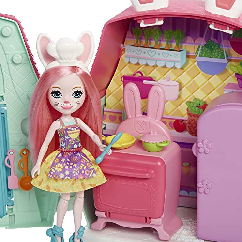 Enchantimals Bree Bunny con Casita de campo, muñeca conejo con mascota, casa de juguete y accesorios (Mattel GYN60)