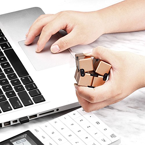 Funxim Infinity Cube Toy para Adultos y niños, versión Nueva Fidget Finger Toy Stress y Ansiedad, Killing Time Fidget Toys Infinite Cube para Office Staff (Oro)