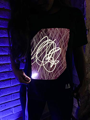 Illuminated Apparel Camiseta con diseño Interactivo con luz Que Brilla en la Oscuridad (Negro/Rosa, 7-8 Años)