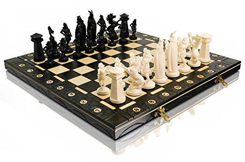 Juego de ajedrez Black & White Edition 40cm / 16 "Tablero de madera / piezas de plástico. Los juegos de ajedrez están diseñados para evocar la apariencia de un ejército medieval y vikingo. (Vikingos)
