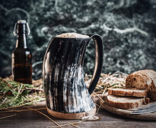 Norse Tradesman Taza de cuerno para beber vikingo original - Jarra de cerveza vikinga premium de 900 ml con fondo de madera dura súper reforzada |"The Original", Pulido, Extragrande