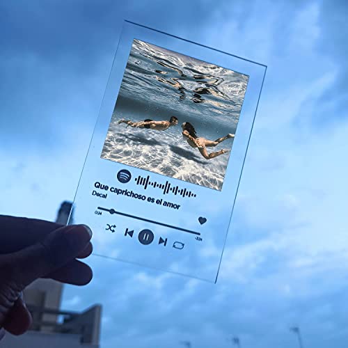 Placa Spotify Glass Metacrilato con Peana de Madera Personalizada. Placa acrílica con código Spotify para escanear