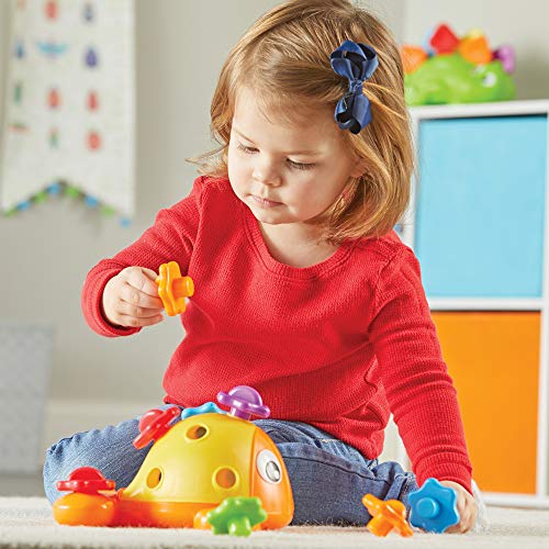 El pez Finn, juguete sensorial para practicar las habilidades motoras finas de Learning Resources, para niños de 18+ meses de edad