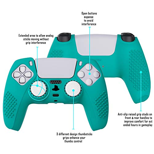 eXtremeRate PlayVital Funda de Silicona para PS5 Protector Tacto Suave Carcasa Ergonómica con 6 Tapas de Joysitcks para Playstation 5 Funda de Goma para PS5 Mando(3D Tachonado-Aqua Verde)