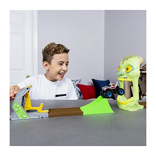 Monster Jam- Monster Jam-6053298-Original Spielset mit exklusivem Truck, Maßstab Madness-Camión Monstruo Zombi (Escala 1:64), Multicolor (Spin Master 20103383-6053298) , color/modelo surtido