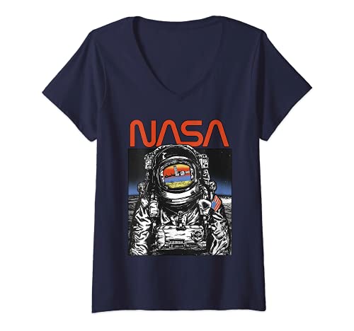 Mujer NASA Vintage Astronaut Moon Walk Reflection Camiseta Cuello V
