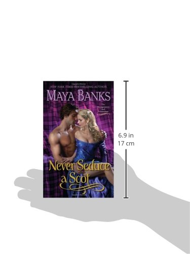 Never Seduce a Scot: The Montgomerys and Armstrongs: 1