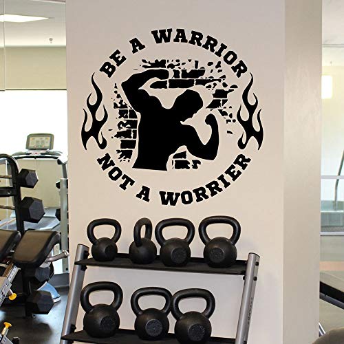NSRJDSYT Calcomanía de Pared de Fitness Be a Warrior Gym Motivación Citas Puerta Ventana Vinilo Pegatina Culturismo Deporte Dormitorio Decoración para el hogar Mural 57x58cm