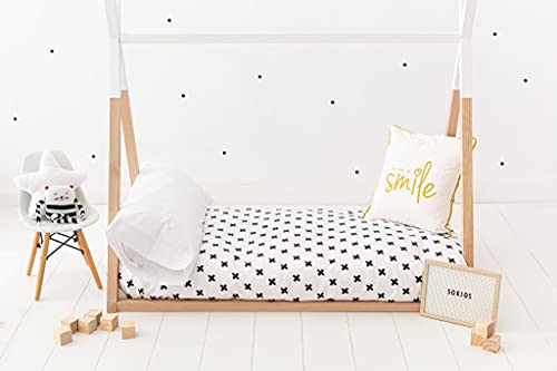 SOKIOS Funda Nórdica Cruces para Cuna 70x140. Cubierta Nórdica con Estampado de Cruces Negras sobre Blanco. Suaves, Sofisticadas (110X145)
