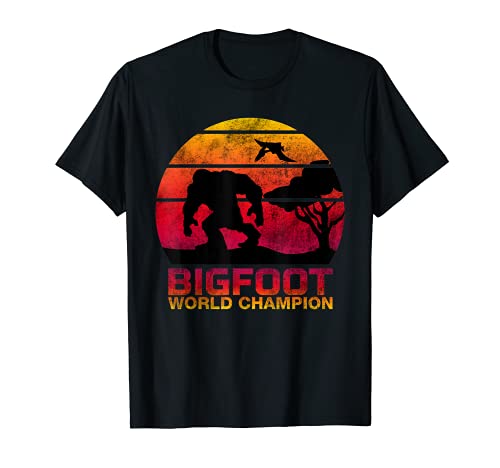 Vintage Bigfoot Hide And Seek Game, Bigfoot Graphic Design Camiseta