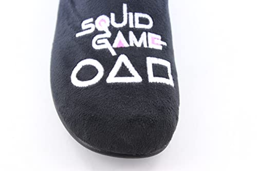 Zapatillas Casa para Hombre y Niño Color: Negro Talla: 43 - Dibujo Juego del Calamar, SQUID GAME . Suela de goma y forrada con pelito. Fabricadas en España.