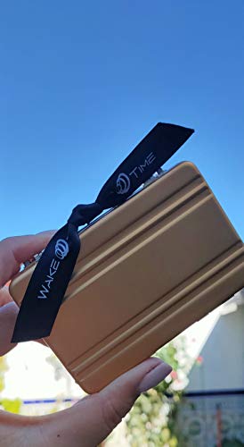 Despertador Wake Time (Oro) -Dificultad alta - El dispositivo enlaza con el software de Wake Time (funcionalidad de apagado inmediato) - Resistente a caídas y líquidos - Versión PRO de App incluida. -