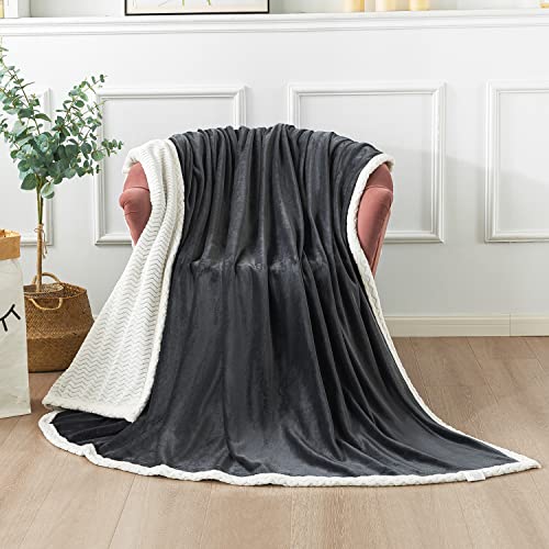 RATEL Mantas para Sofa Gris 150×200cm, Mantas para Cama Mejorada 460GSM, Manta de Microfibra 100% Supersuave - Fácil De Cuidar- Ligera, Cálida, Cómoda Y Duradera