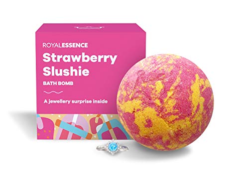 Royal Essence Strawberry Slushie Bomba de baño (joya sorpresa de plata de ley 925 valorada en £ 50 a £ 3000) Tamaño del anillo 7