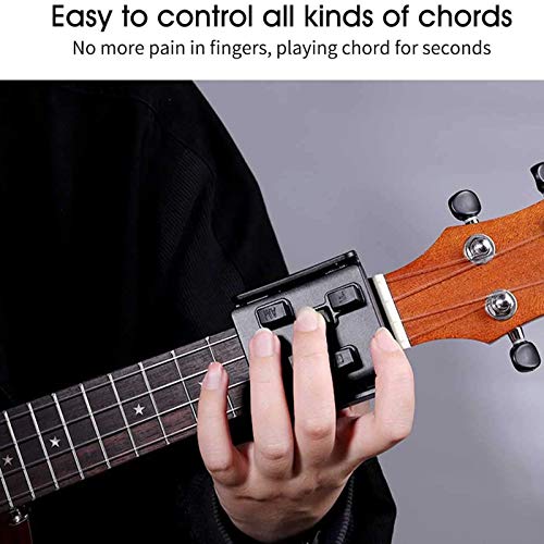 Sisyria Ukelele Chord Chord Trainer One-Key Chord Bomb Aid Instrumento Musical Portátil Principiante Nylon Musical Universal Practrice Aid GH Fuerza Lección Buddy Asistente De Digitación