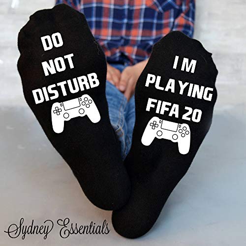 Estoy jugando FIFA 20, Do Not Disturb Gaming Socks, ventilador de fútbol, calcetines PlayStation, calcetines de Navidad, regalo de cumpleaños, jugador, relleno de medias (adulto grande 6-12)