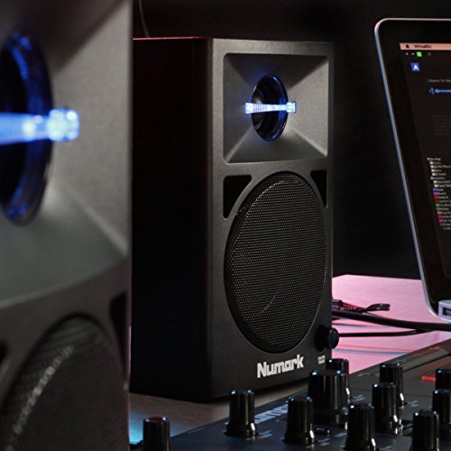 Numark N-Wave 360 - Monitores de DJ de Sobremesa Compactos de Rango Completo y 60 W con Iluminación LED en el Tweeter, Control de Volumen Dedicado y Entradas RCA para una Fácil Conectividad