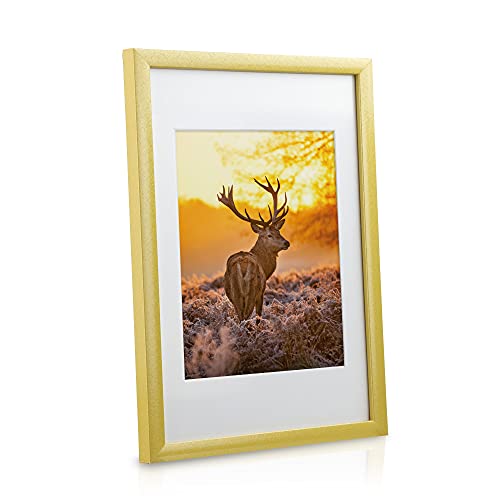 bomoe Juego de Marcos de Fotos múltiples para la Pared Collage Passion - 18 Piezas - con paspartú - Dorado - 6X 10,5x15cm / 4X 13x18cm / 4X 18x24cm / 4X 20x30cm