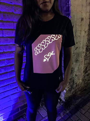 Illuminated Apparel Camiseta con diseño Interactivo con luz Que Brilla en la Oscuridad (Negro/Rosa, M)