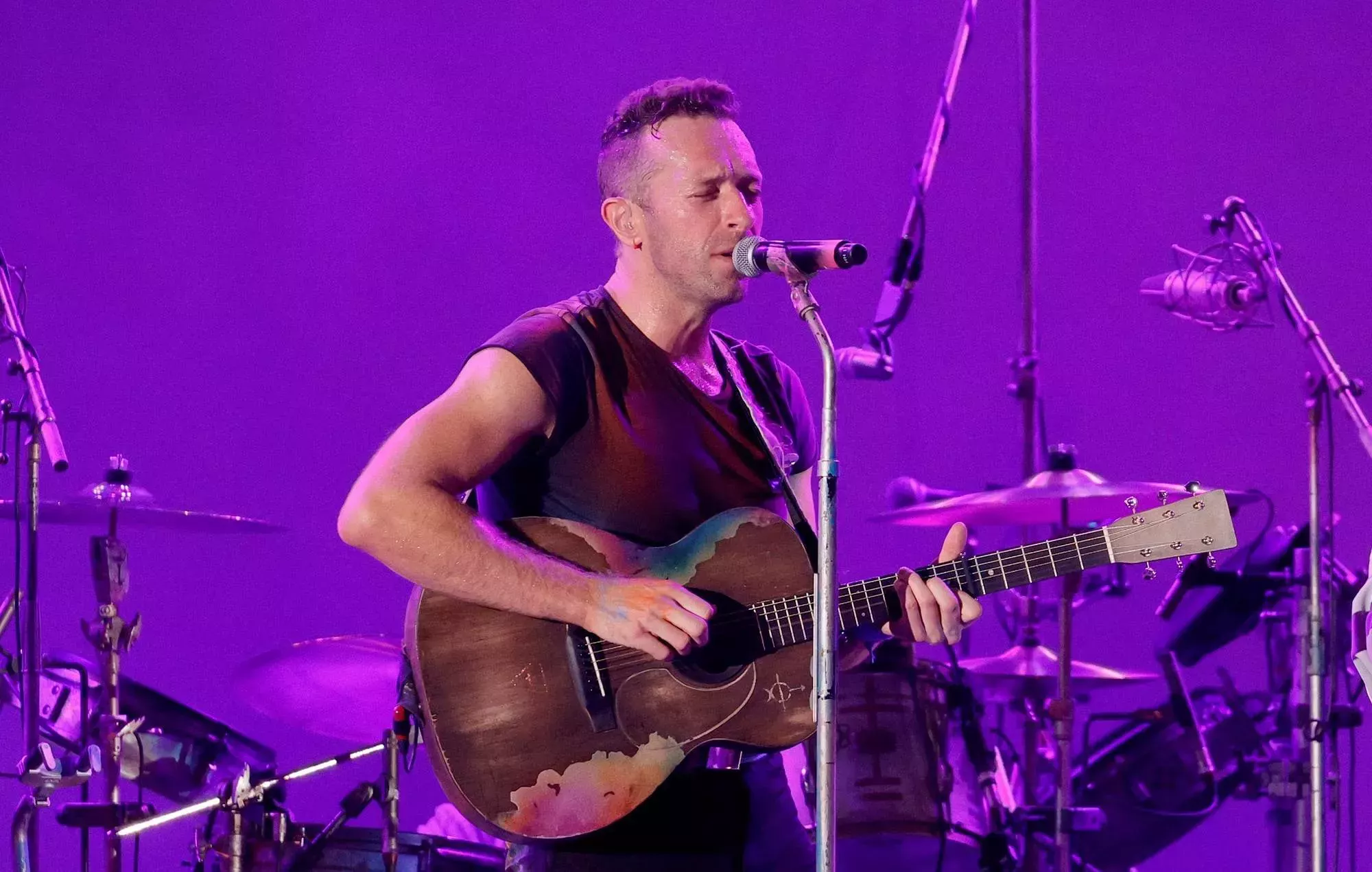 Coldplay cancela dos actuaciones debido a los resultados positivos de las pruebas de COVID