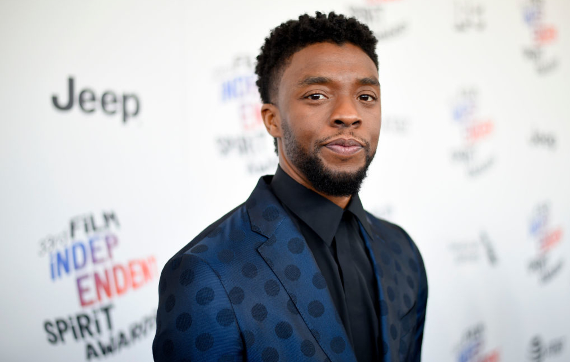 El hermano de Chadwick Boseman dice que el fallecido actor querría un nuevo reparto de Pantera Negra