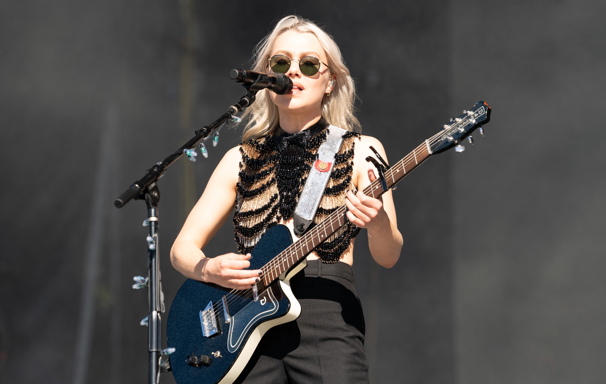 El productor que demanda a Phoebe Bridgers por difamación comparte cientos de textos en una demanda de 2,8 millones de libras