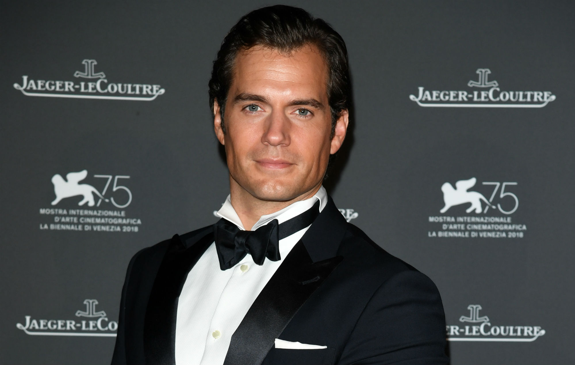 Henry Cavill sobre el papel de James Bond: "Todo está siempre sobre la mesa"
