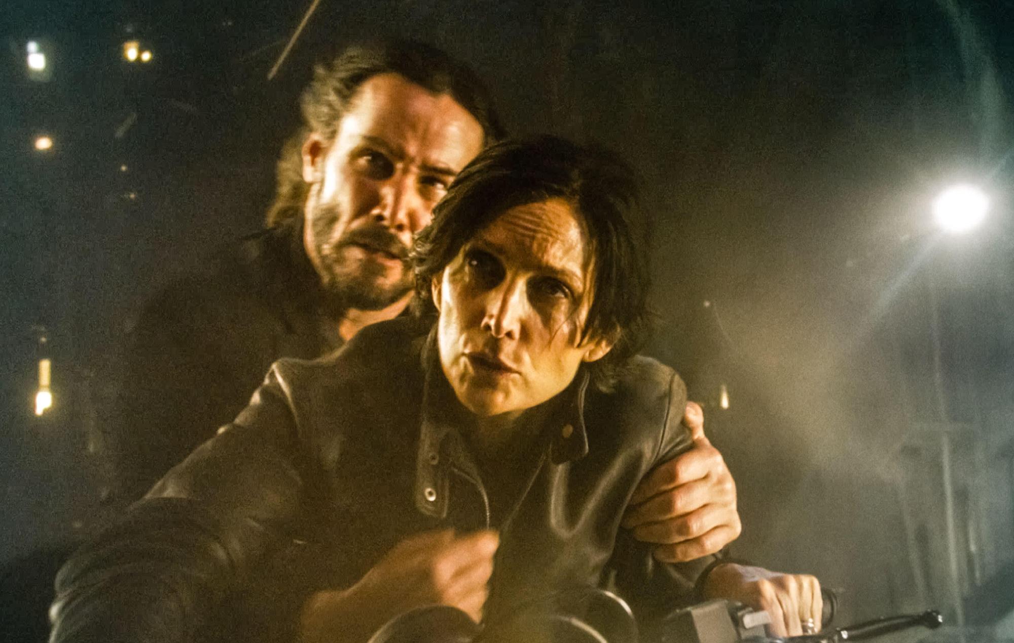 Keanu Reeves y Carrie-Anne Moss hablan de profundizar aún más en Neo y Trinity para 'Las resurrecciones de Matrix'