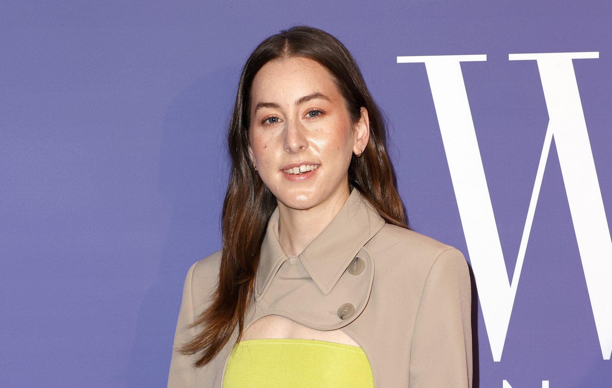 La escena de 'Pizza de regaliz' inspirada en la "cena de Pascua más incómoda" de Alana Haim