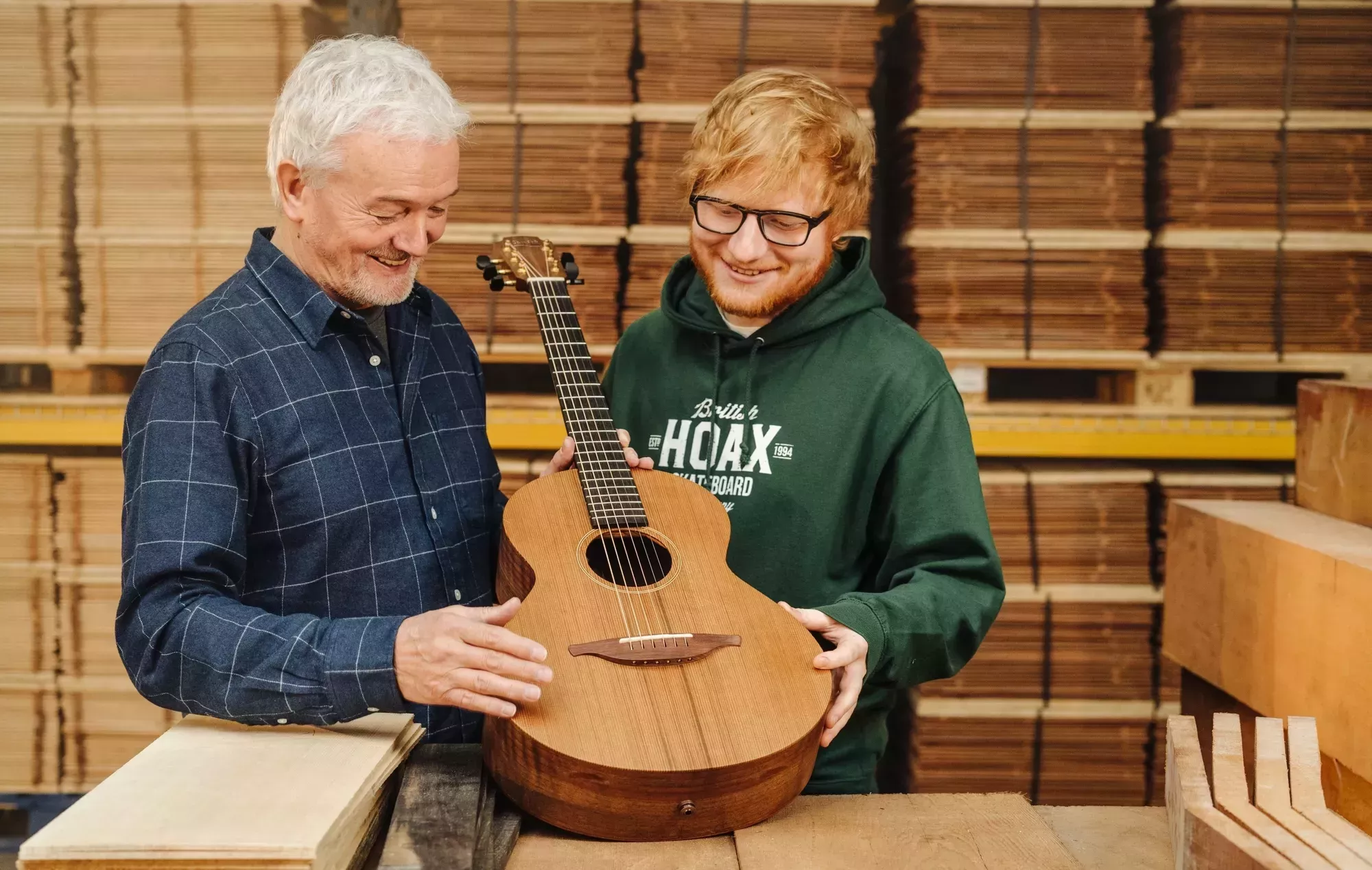 La rifa de la guitarra de Ed Sheeran recauda más de 50.000 libras para la escuela primaria de su ciudad natal