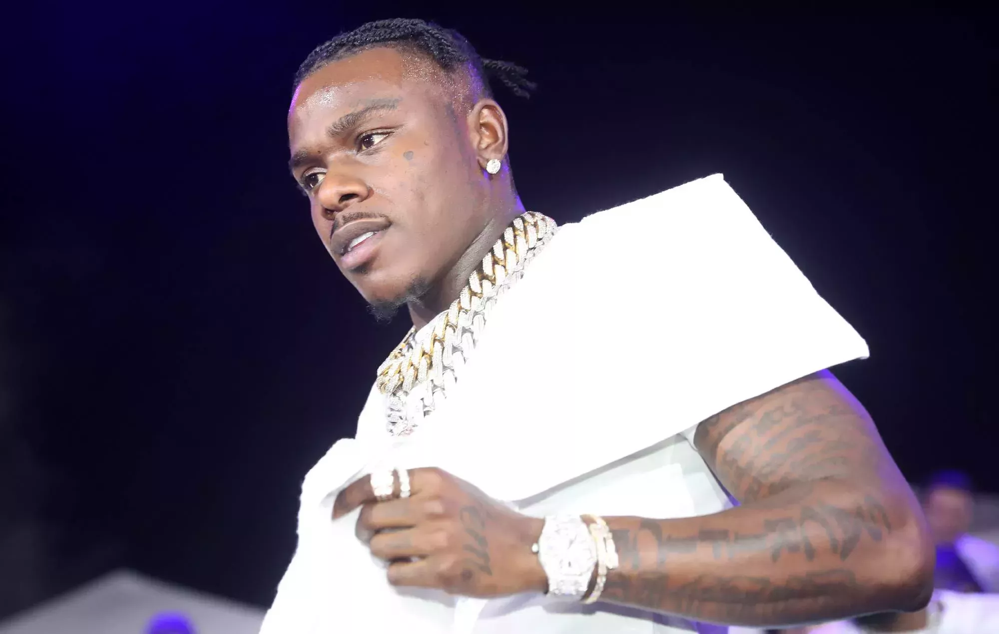 Las organizaciones de lucha contra el VIH/SIDA dicen que DaBaby les ha