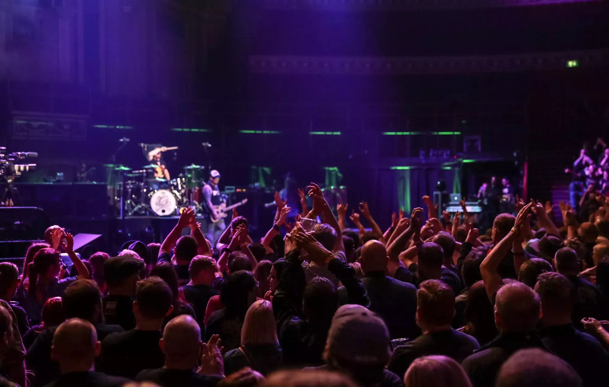 Las salas de música piden una 