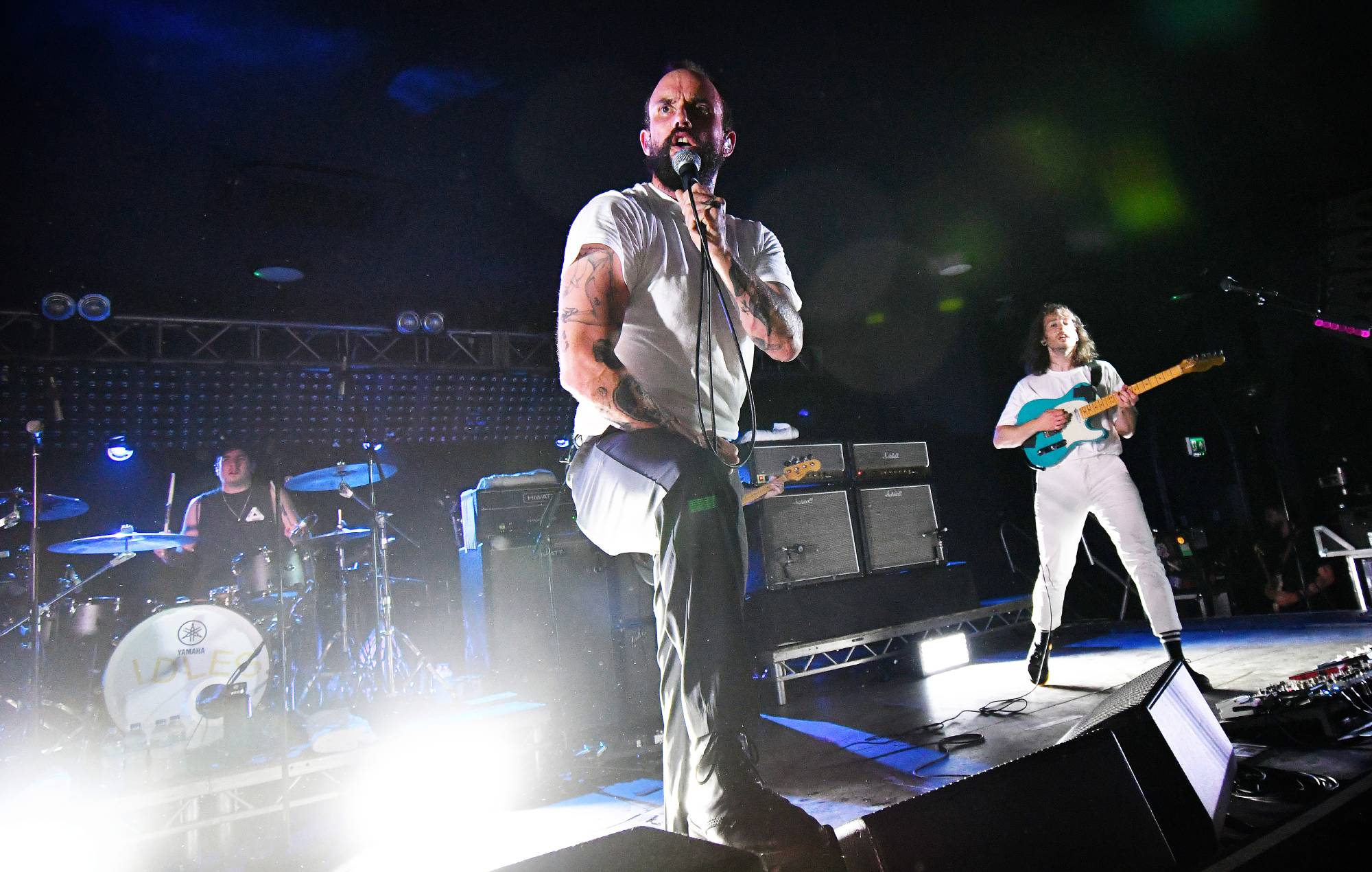 Mira el nuevo e inquietante vídeo de IDLES para 'When The Lights Come On'