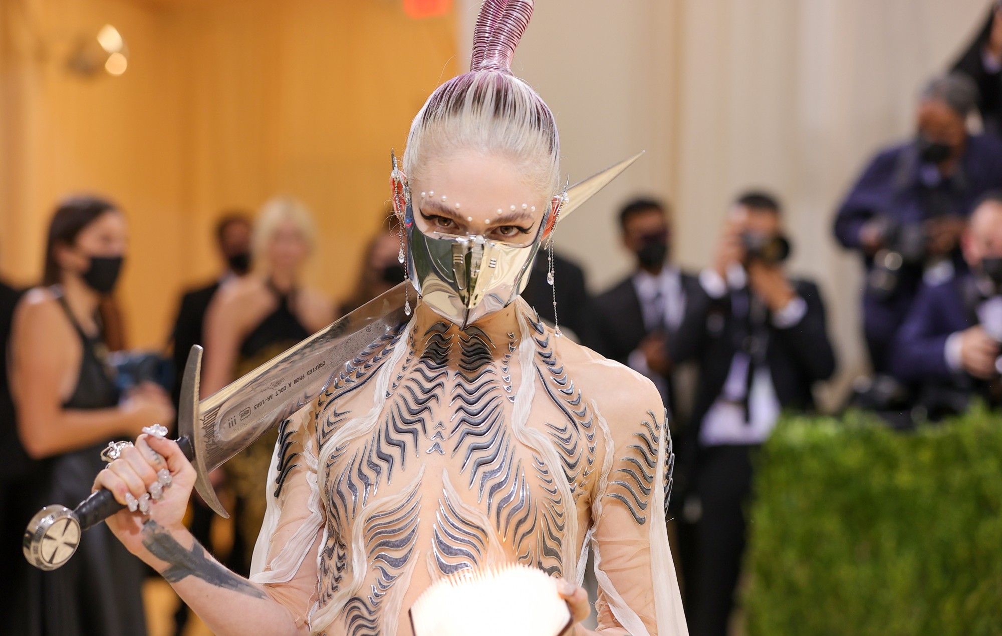 Mira el nuevo single de Grimes 'Player Of Games'