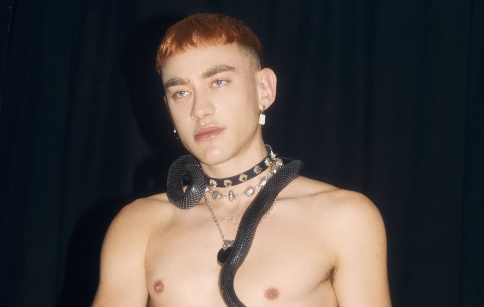 Olly Alexander de Years &amp; Years se burla de una "colaboración furtiva" en "el mundo de la música de baile"