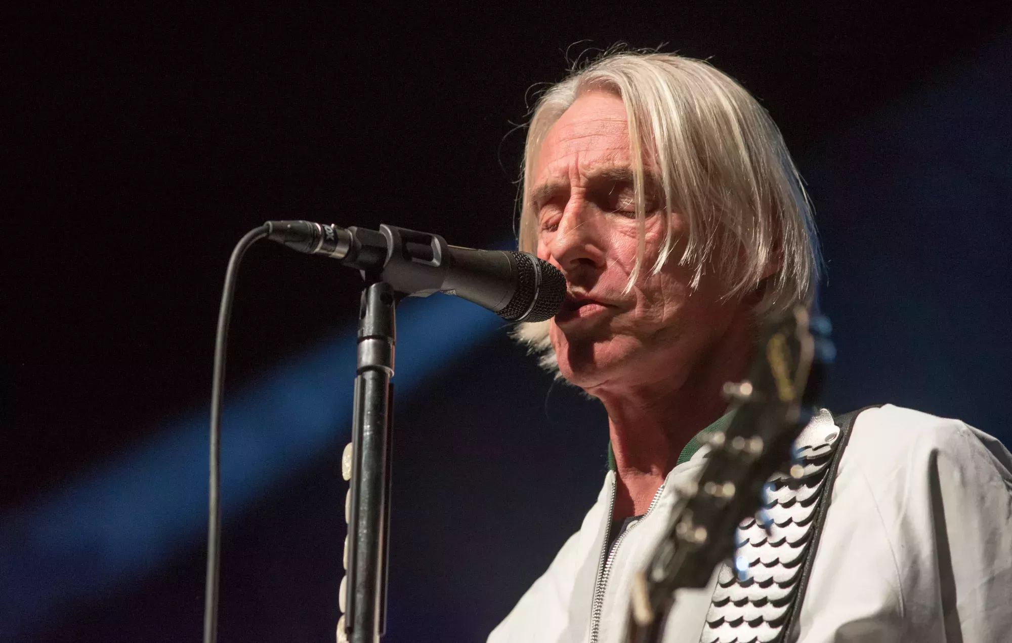 Paul Weller cancela las fechas restantes de la gira de 2021 debido al caso de COVID en la banda