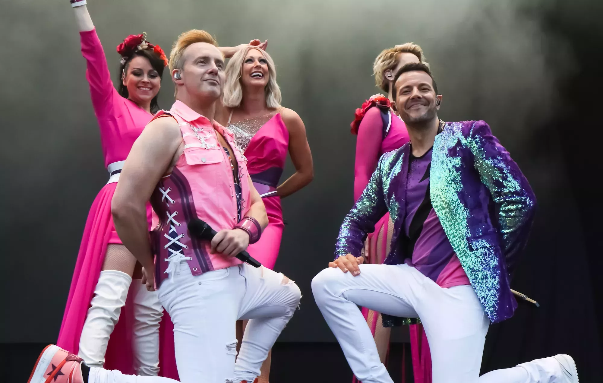 Seis casos de COVID-19 variante Omicron vinculados al concierto de Steps en Glasgow