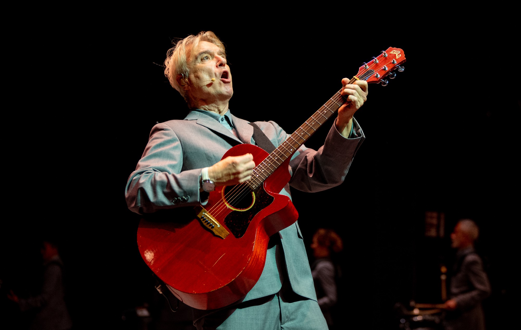 Vea a David Byrne interpretando clásicos de Talking Heads en el primer concierto de "American Utopia: Unchained'.