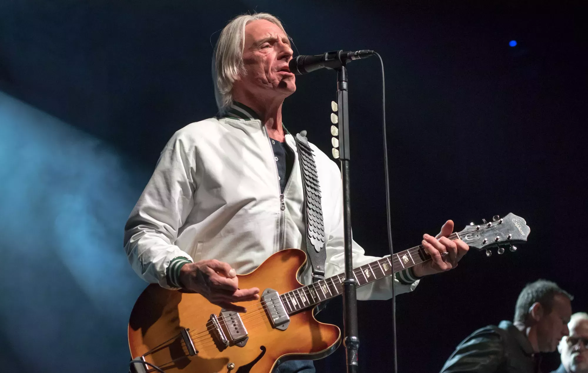 Vea a Paul Weller hacer una aparición sorpresa durante el show de Ocean Colour Scene en Londres