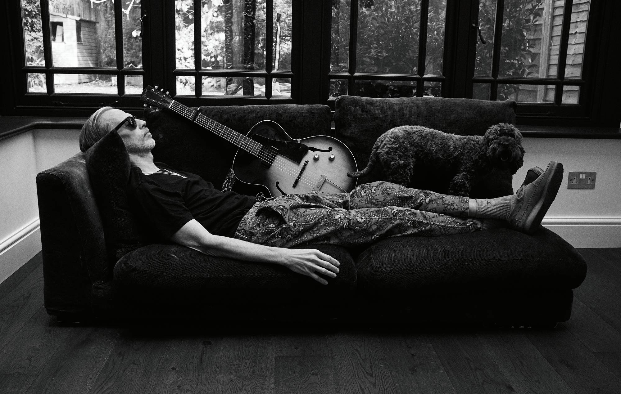 Andy Bell anuncia su nuevo álbum en solitario 'Flicker' y comparte 'Something Like Love'