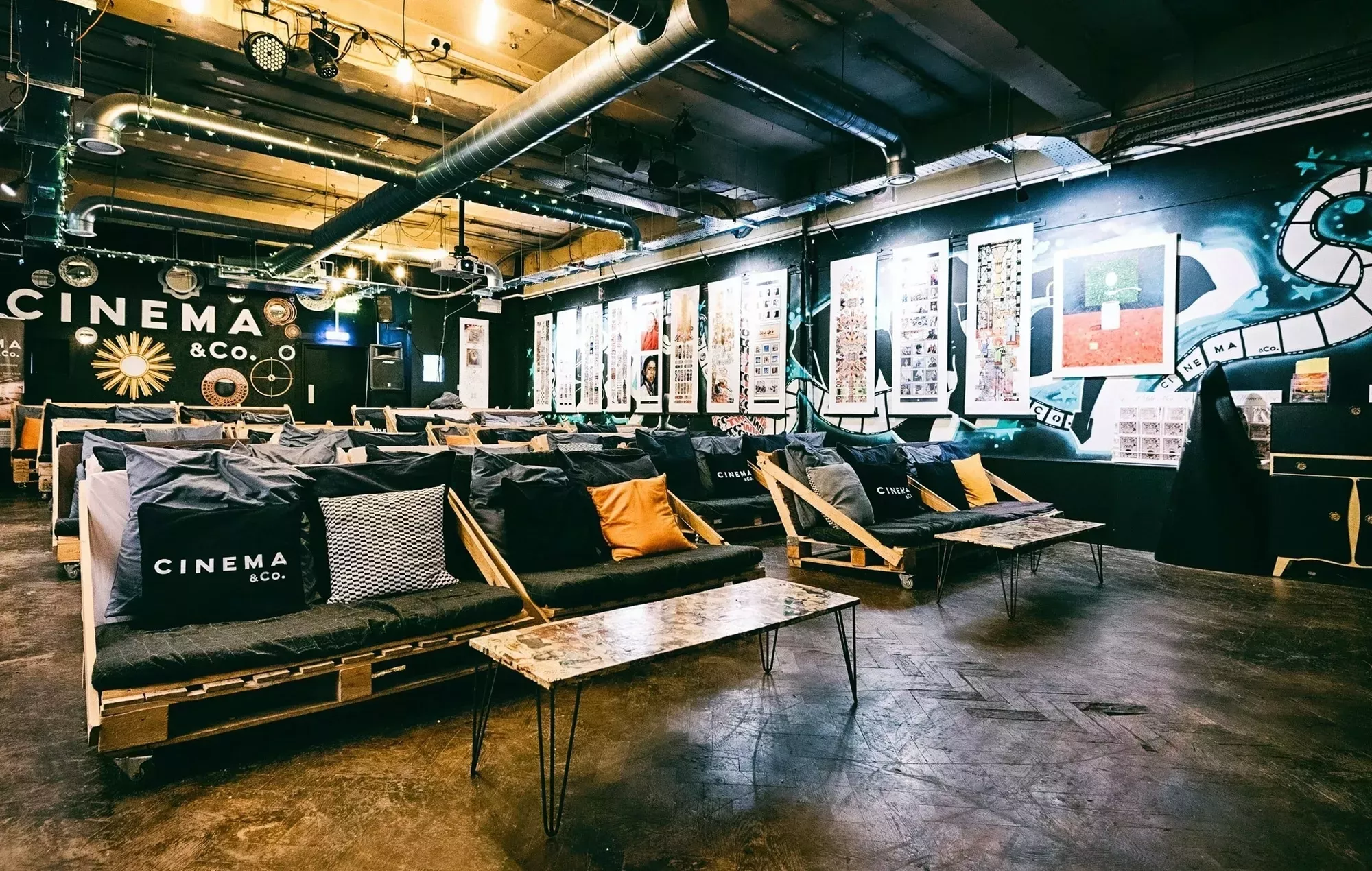 El cine de Swansea ignoró la prohibición de COVID para proyectar una película sobre la conspiración del NHS