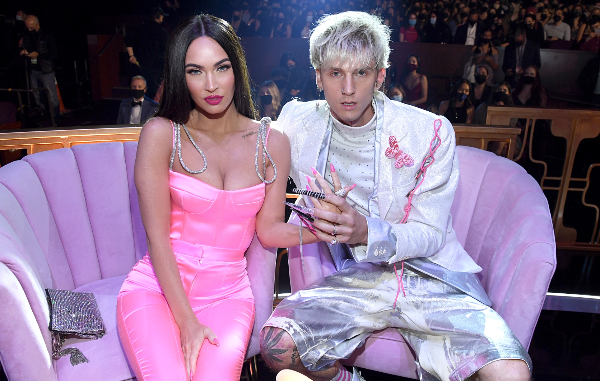 Machine Gun Kelly dice que anunció el compromiso de Megan Fox para "controlar la narrativa"