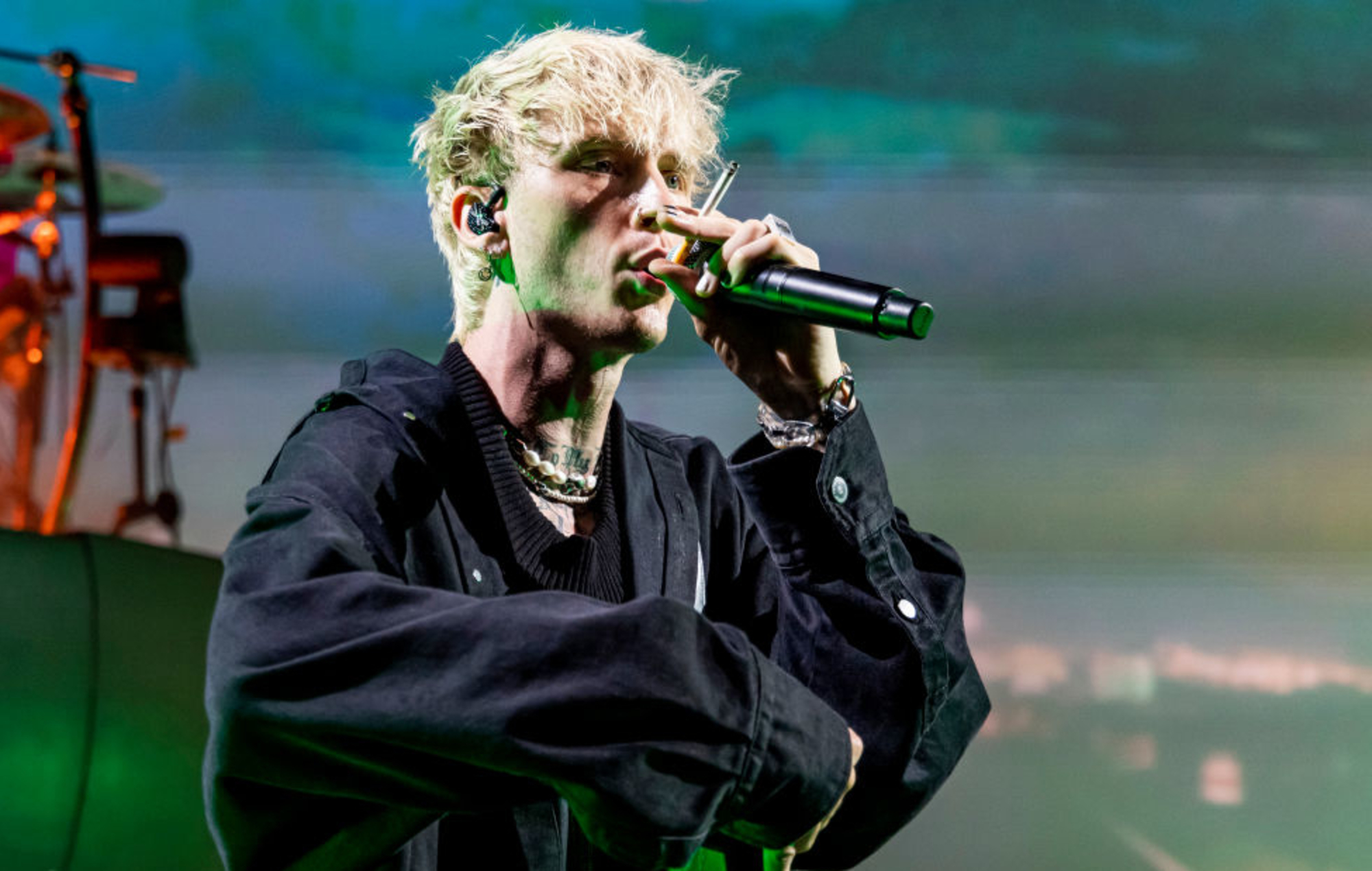 Machine Gun Kelly dice que planea lanzar dos nuevos álbumes este año