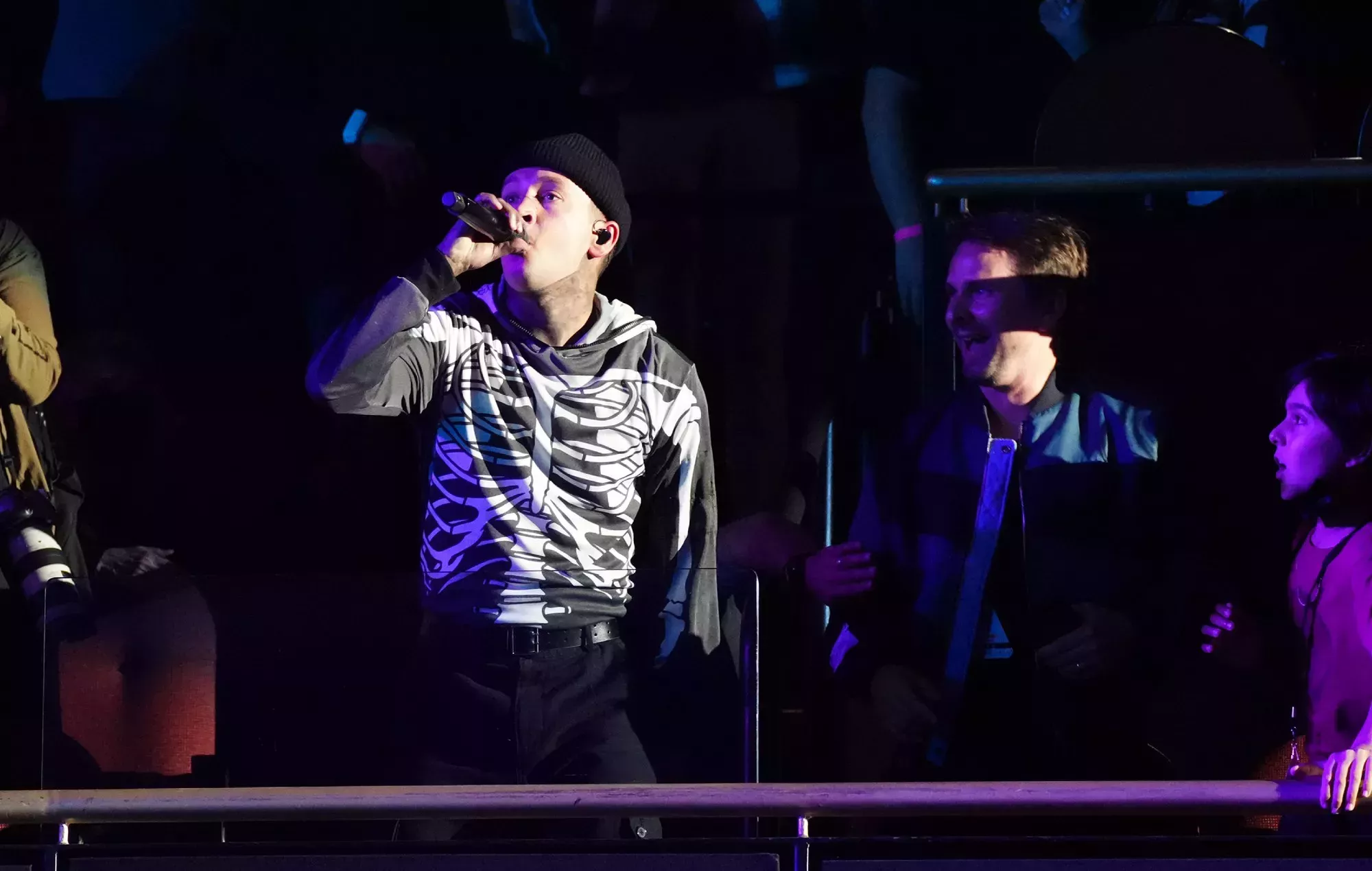 Mira cómo Matt Bellamy de Muse avergüenza a sus hijos en el show de Twenty One Pilots